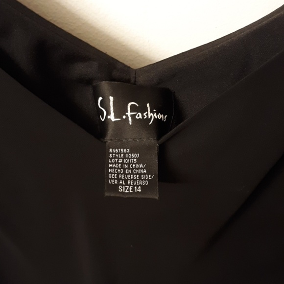 Dress - Picture 4 of 5